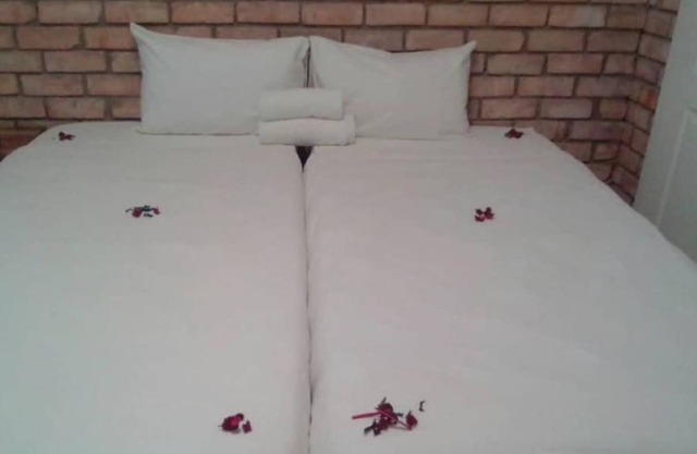 Pandeinge - Budget Double or Twin Room