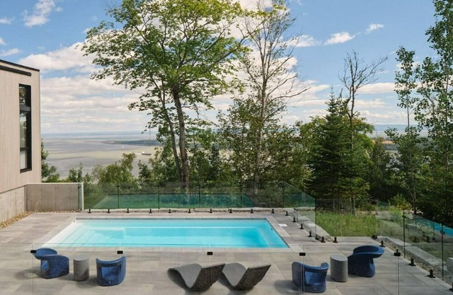 PANORAMA CHARLEVOIX - Exceptional View, Pool & Spa