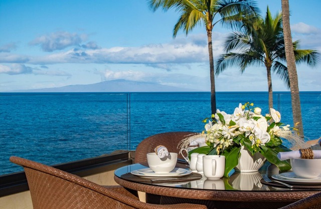 PANORAMIC OCEAN FRONT SUNNY SURF E301 AT MAKENA SURF!