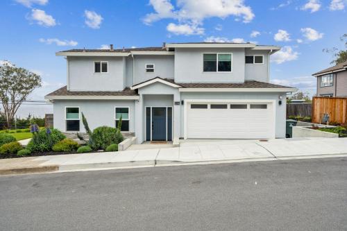 Panoramic Ocean Views Modern Coastal Escape home