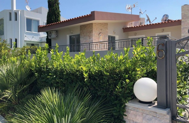 PANORAMIC SINGLE FAMILY HOME OVERLOOKING SARONIC GULF