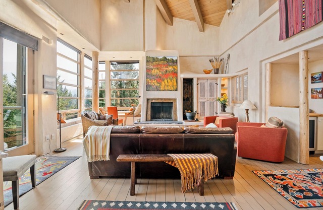 Panoramic views | Private hot tub | BBQ | Parking