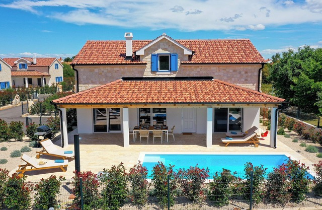 Papa's court Mediterranean Pasman Villa with pool II