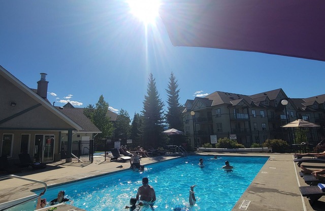 *Paradise at the Peaks*nCozy ground floor unit