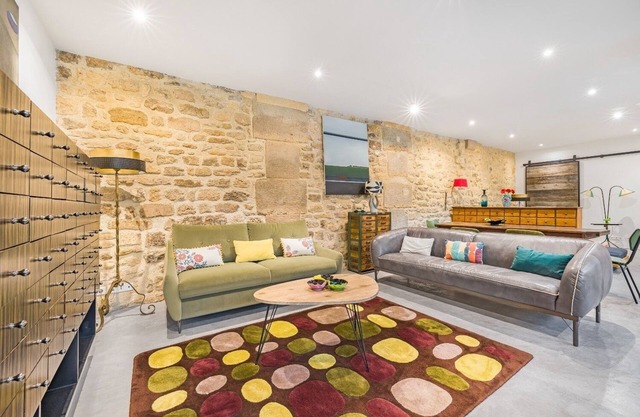 Paridily Circus, 2BR/2BA, 6 people