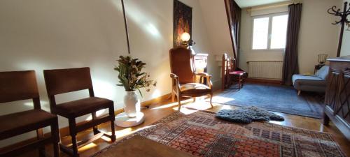 PARIS AUTHENTIC HOUSE Entier 1920's villa Métro Line 7 For Groups
