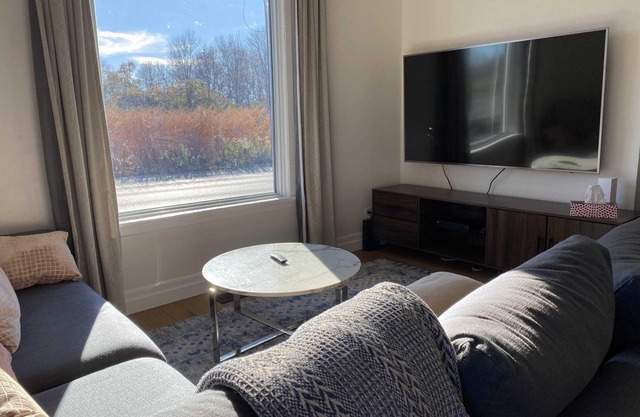 Park & Mill - Hot Tub, Bocce Court & Fire Pit!