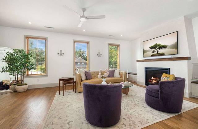 Park Springs Row- Walk to Downtown-Luxury Living