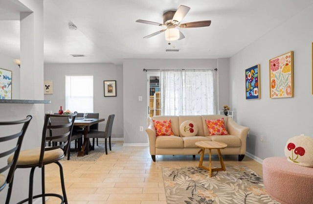 Parkside Alexandria Townhome - 3br free parking