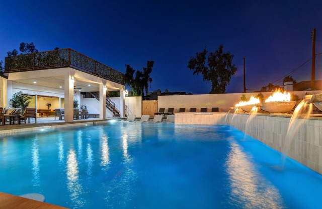 PARSONS VILLAS - Old Town Scottsdale WILD WEST ESTATE - 7BR, Pool, Spa, Golf, Bocce!
