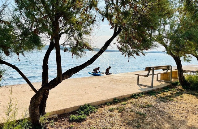 Pasman' flat with water view