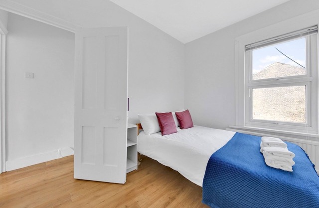 Pass the Keys | Bright & budget friendly 3Bed Home | Garden | Pet-Friendly