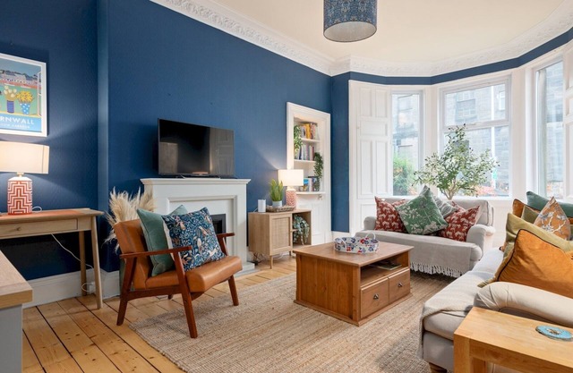 Pass the Keys | Homely Central 2 bedroom