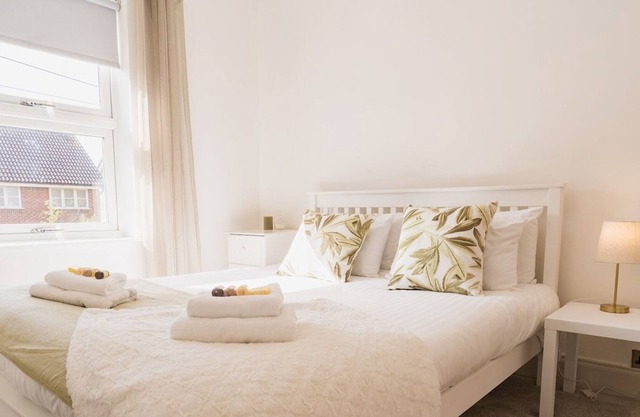 Pass The Keys | Stunning 3 Bed in Hoole with on street Parking