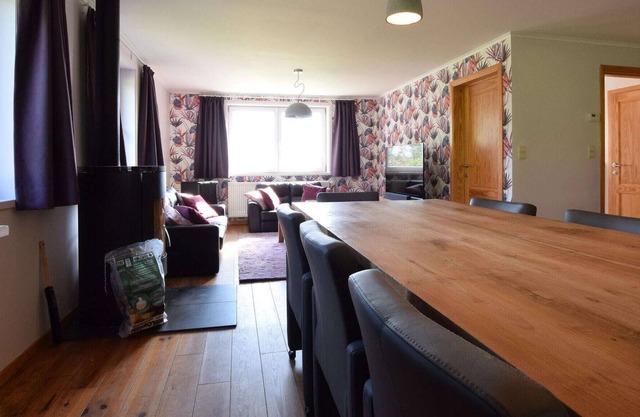 Pastoral villa in Heure with bubble bath, sauna, terrace and large garden