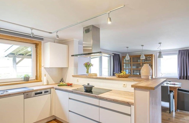 Pastoral villa in Heure with bubble bath