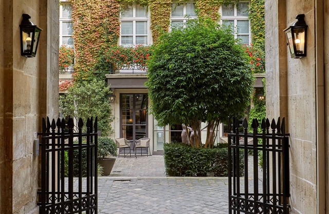 Pavillon de la Reine & Spa, Place des Vosges