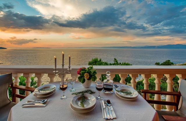 PAXOS SUNRISE Villa Beach front,a mazing location , few step from the sea