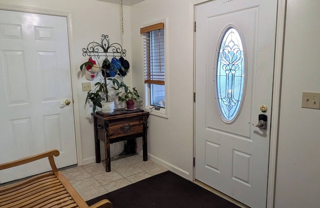 Peace of Heaven: 3-bedroom house in peaceful Hillman with AC