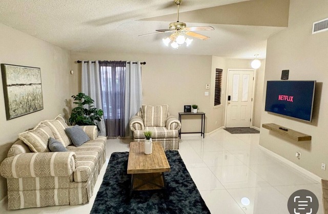 Peaceful 3-bedroom house with Refrigerated AC in East El Paso