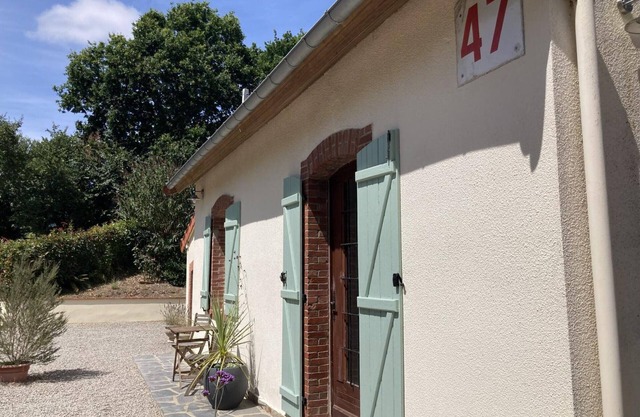 Peaceful countryside house with garden near beaches, pets allowed