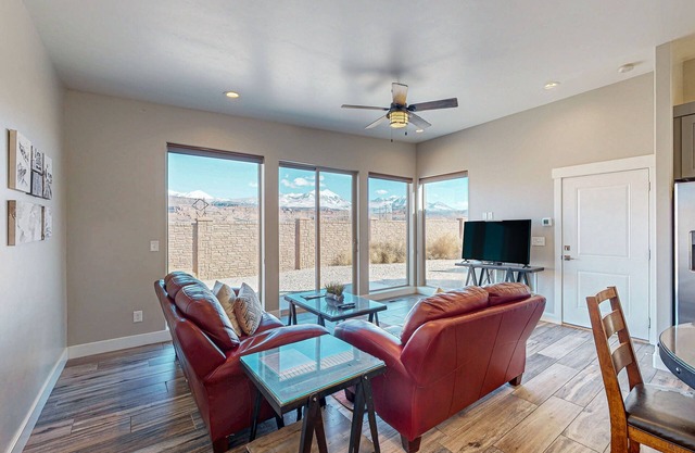Peaceful desert home with incredible views - close to Arches National Park