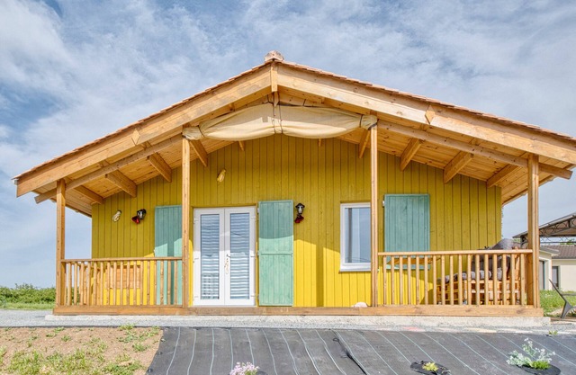 Peaceful Getaway in Dordogne – Chalet for 4 People