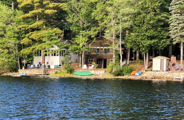 Peaceful Lakefront Cabin on Crystal Lake