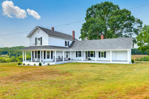 Peaceful Lenoir Home with Valley and Mountain Views!