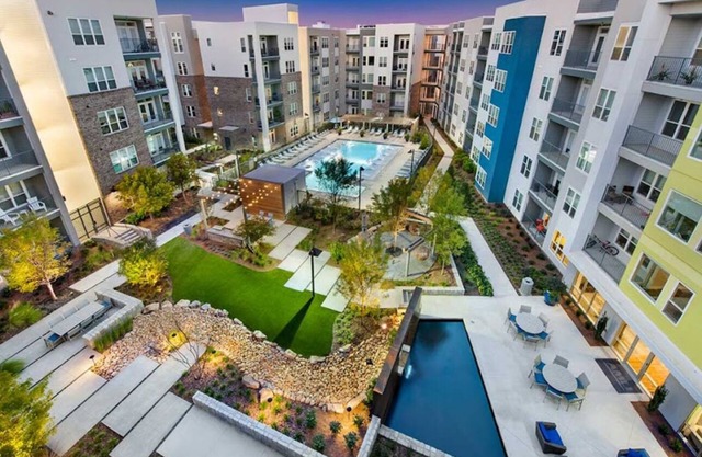 Peaceful Luxury Buckhead Suite