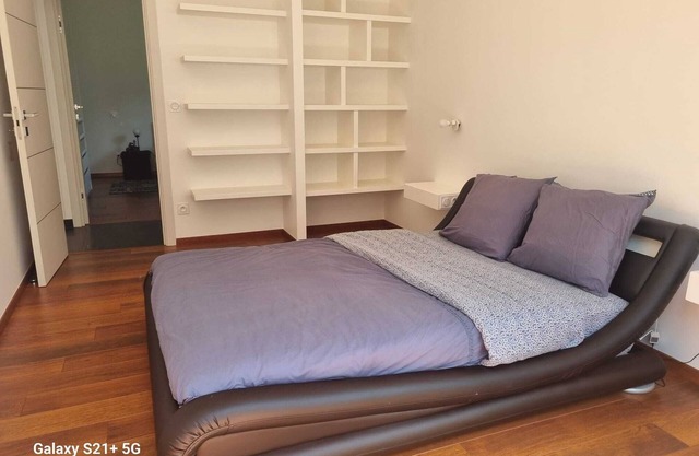 Peaceful, modern wooden house 15 minutes from the beach