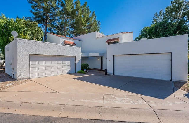 Peaceful Paradise Valley Townhome