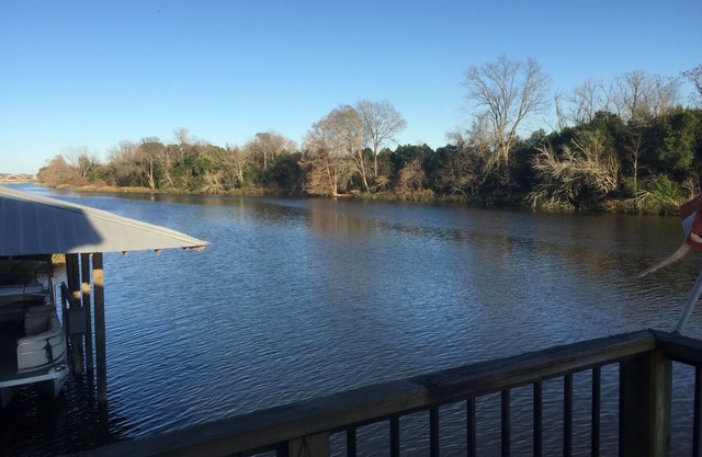 Peaceful. Relaxing. Fun. Bring boat. Fish, shop, explore!