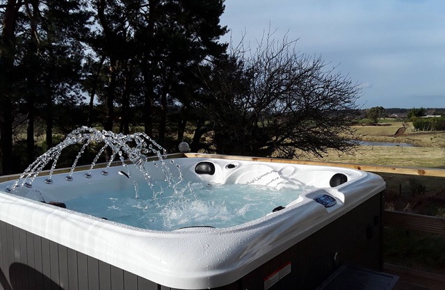 Peaceful, relaxing lodge for 2 set in countryside