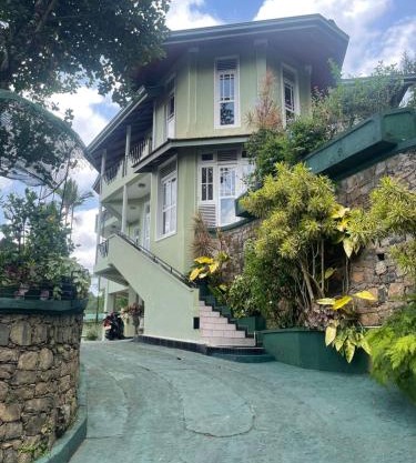 Peak Lodge