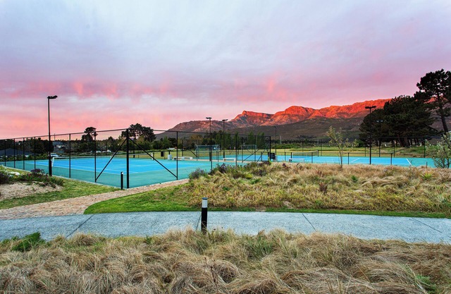 Pearl Valley Hotel by Mantis