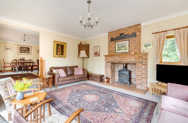 Peels End - Three Bedroom House, Sleeps 6