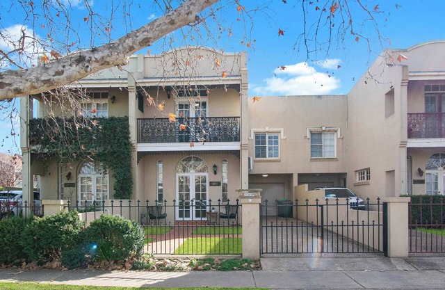 Pembroke - CBD, Elegant & Character Filled Stay