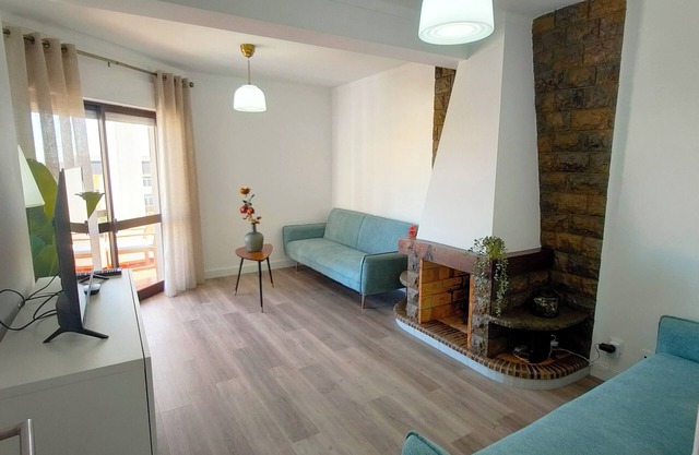 Peniche · Cozy Modern Apartment for Long Stay ❄️☕ Near Supertubos Beach