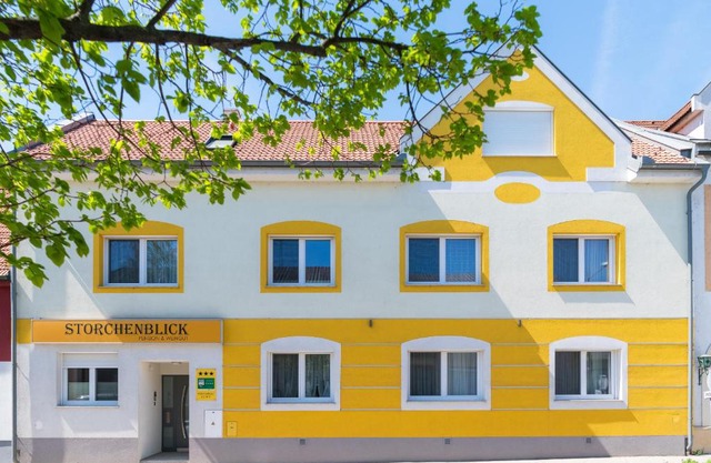 Pension & Weingut Storchenblick