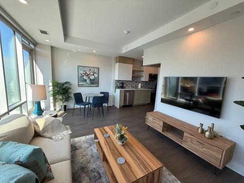 Penthouse downtown 1 Bedroom with 6 appliances