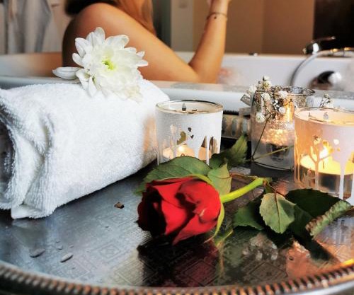 Penthouse mit Whirlpool, Sauna, Dachterrasse und Schwedenofen, air-condition