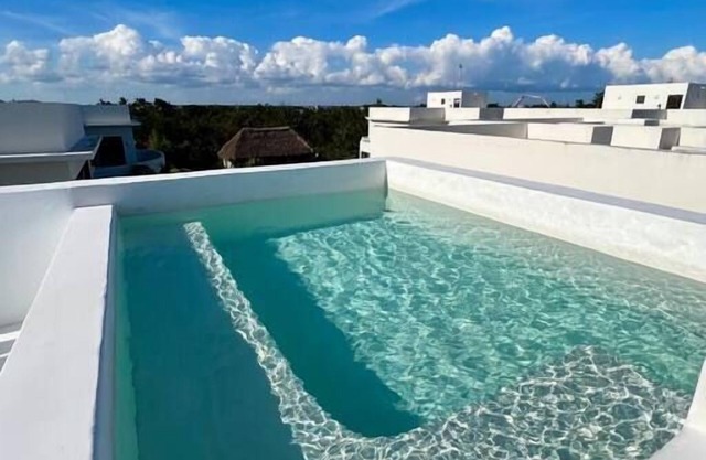 Penthouse - Private - Pool & Heated Jacuzzi & Balconies B303
