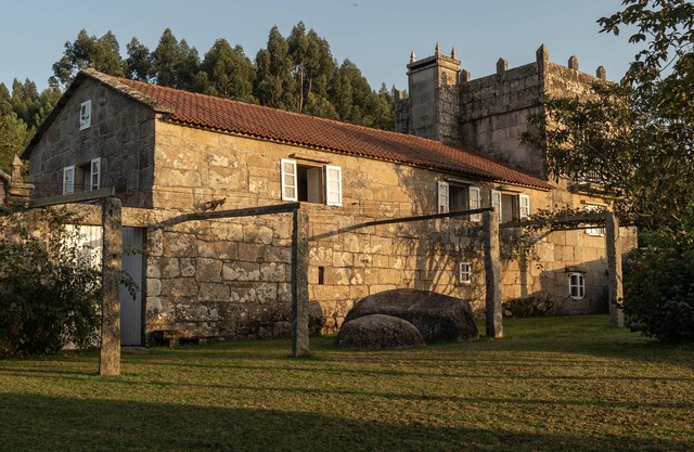 Pequeño Pazo Gallego del Siglo Xviii con Piscina