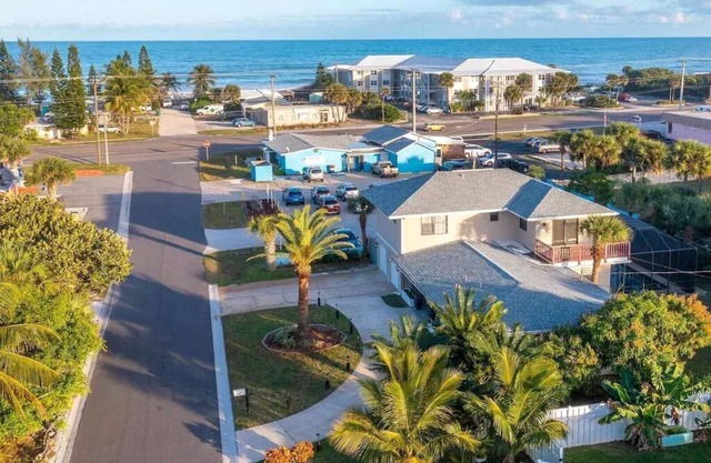 PERFECT BEACH GETAWAY: Walk to Beach + Heated Pool. Sleeps Up To 10.