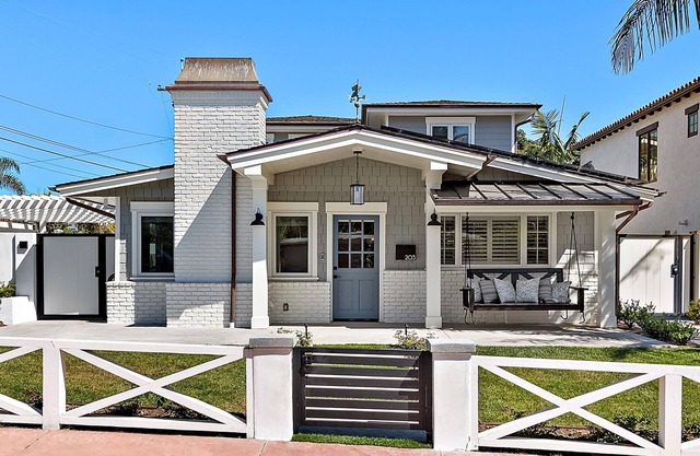 Perfect Family Beach Getaway - Sunny SW San Clemente! Steps from T-Street Beach!