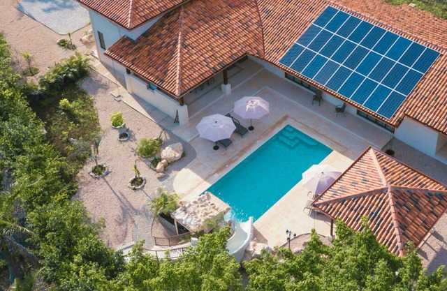 Perfect Family Villa, Private Pool with Slide, 5 Minutes Walk to the Beach