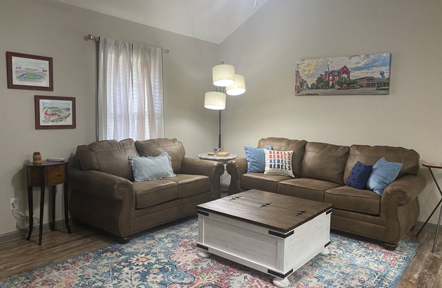 Perfect family house in Oxford MS-close to University, Square and MTRADE Park!n