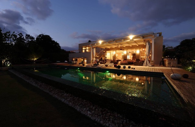 Perfect Family Villa with Heated Pool in Caesarea