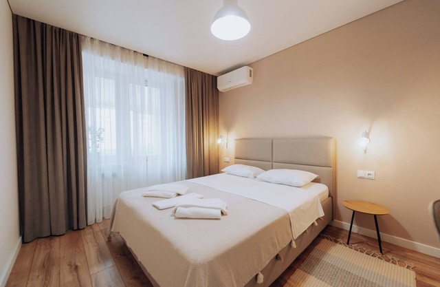 Perfect for Shopping & Walks – Ultra Central 1BR